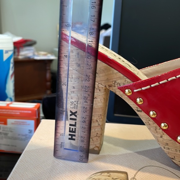 Prada Red Patent Leather cork wedges size 39 - Picture 9 of 10